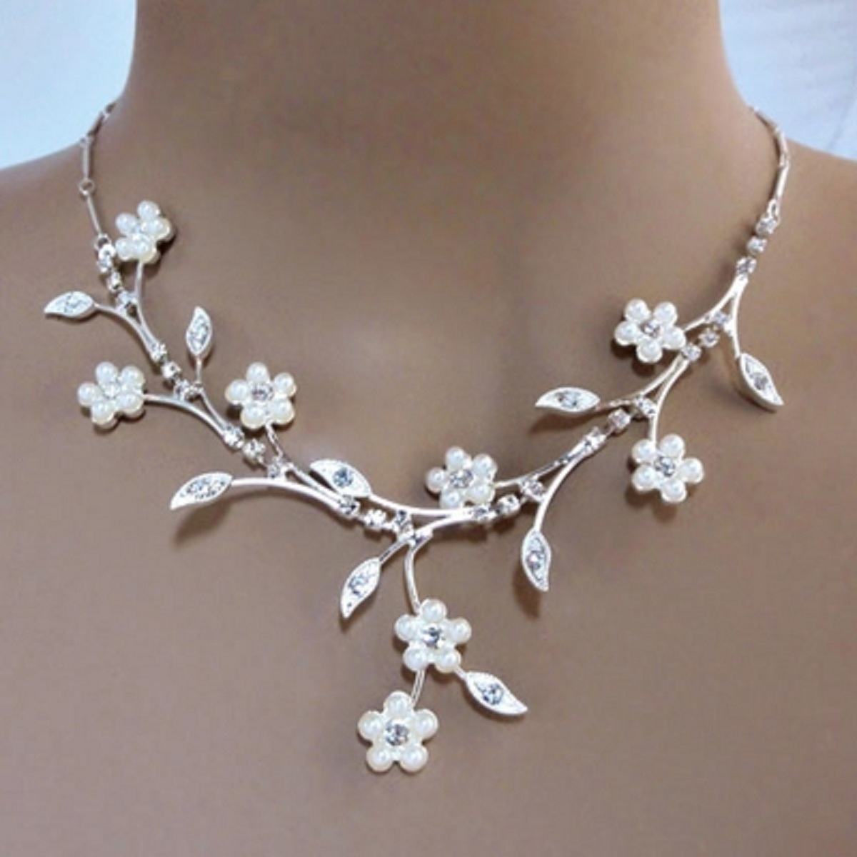 Ultimate%20pearl%20flower%20wedding%20necklace%20set The most beautiful necklaces for bridal 2014